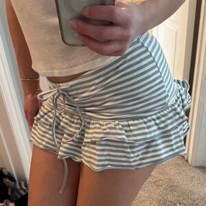 NWT Edikted Super Cute Blue & White Y2K Striped Ruffle Mini Skirt with Bow